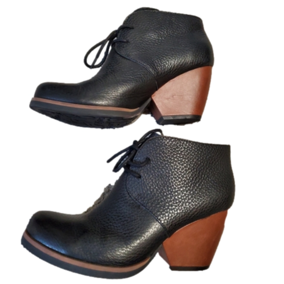 Kork-Ease Shoes - Kork Ease Roana Bootie  Leather Laced Ankle Boot Block Heel Black 8